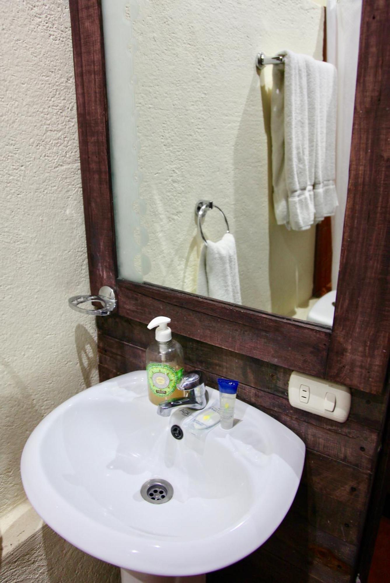 Hostal Antigueeno Antigua Dış mekan fotoğraf