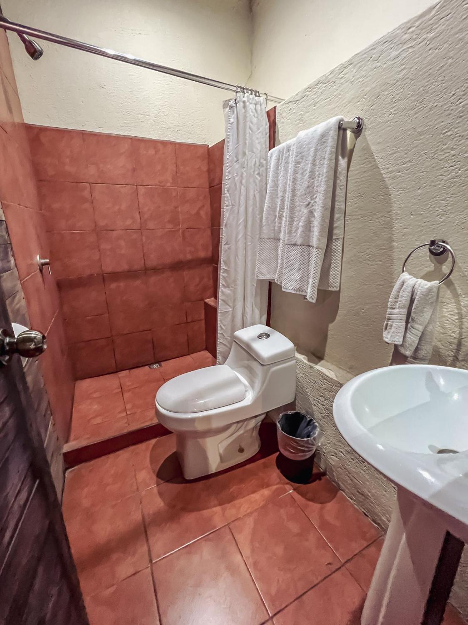 Hostal Antigueeno Antigua Dış mekan fotoğraf